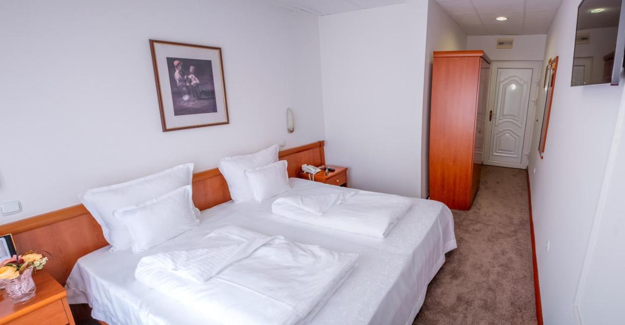 Hotel Integra Doboj Eksteriør billede