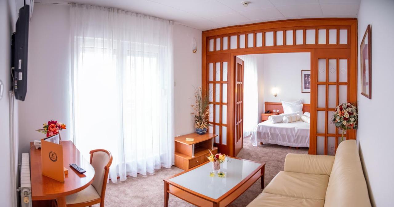 Hotel Integra Doboj Eksteriør billede